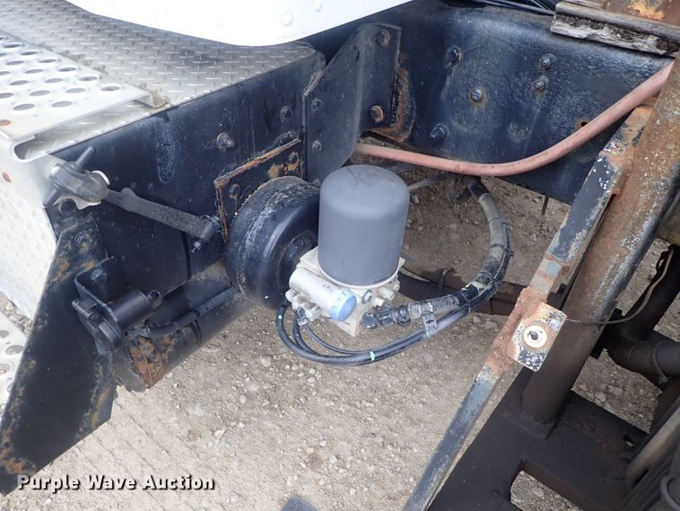 image for item DI4612 2007 Kenworth T300  vacuum truck