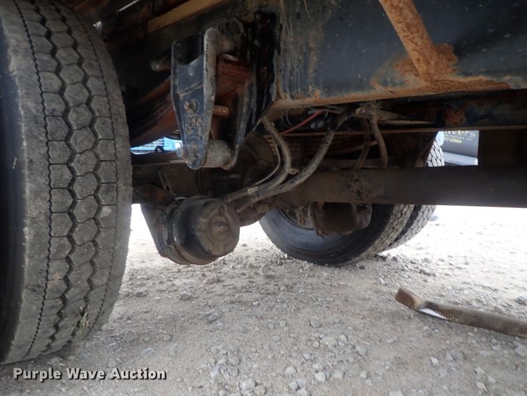 image for item DI4612 2007 Kenworth T300  vacuum truck