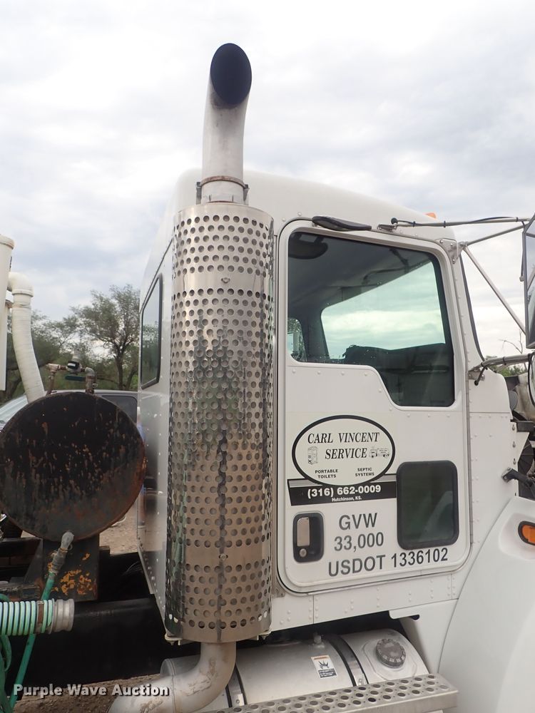 image for item DI4612 2007 Kenworth T300  vacuum truck