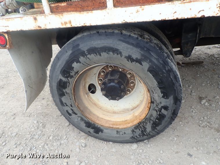 image for item DI4612 2007 Kenworth T300  vacuum truck