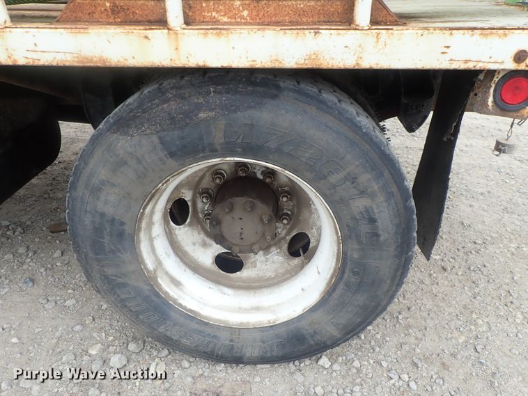 image for item DI4612 2007 Kenworth T300  vacuum truck