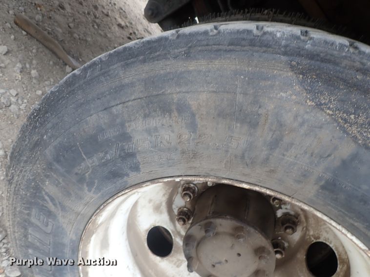 image for item DI4612 2007 Kenworth T300  vacuum truck