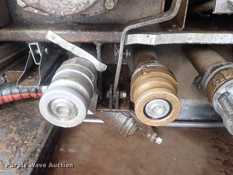 image for item DI4648 1992 International 4900  fuel truck