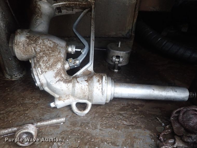 image for item DI4648 1992 International 4900  fuel truck