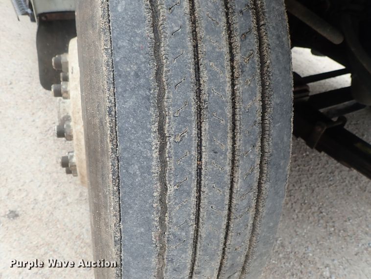 image for item DI4648 1992 International 4900  fuel truck