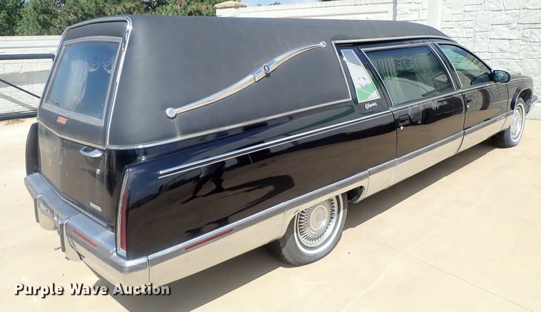 image for item DI4652 1996 Cadillac Fleetwood Superior Coach  hearse