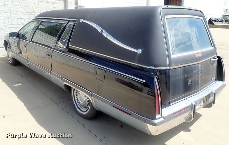image for item DI4652 1996 Cadillac Fleetwood Superior Coach  hearse