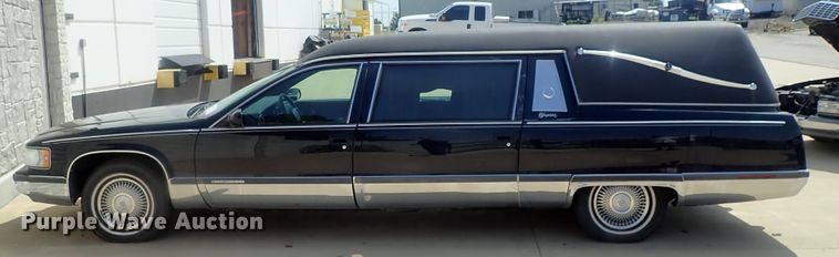 image for item DI4652 1996 Cadillac Fleetwood Superior Coach  hearse