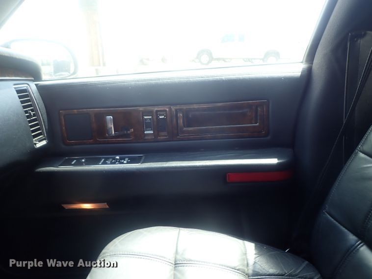 image for item DI4652 1996 Cadillac Fleetwood Superior Coach  hearse