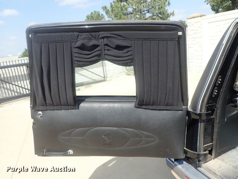 image for item DI4652 1996 Cadillac Fleetwood Superior Coach  hearse