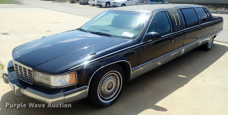 image for item DI4653 1996 Cadillac Fleetwood  limousine