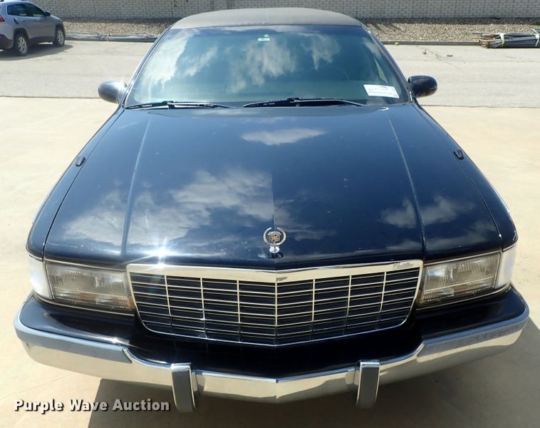 image for item DI4653 1996 Cadillac Fleetwood  limousine