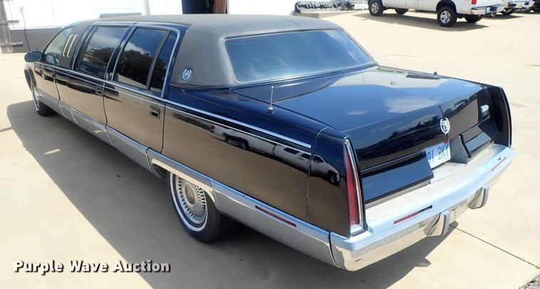 image for item DI4653 1996 Cadillac Fleetwood  limousine