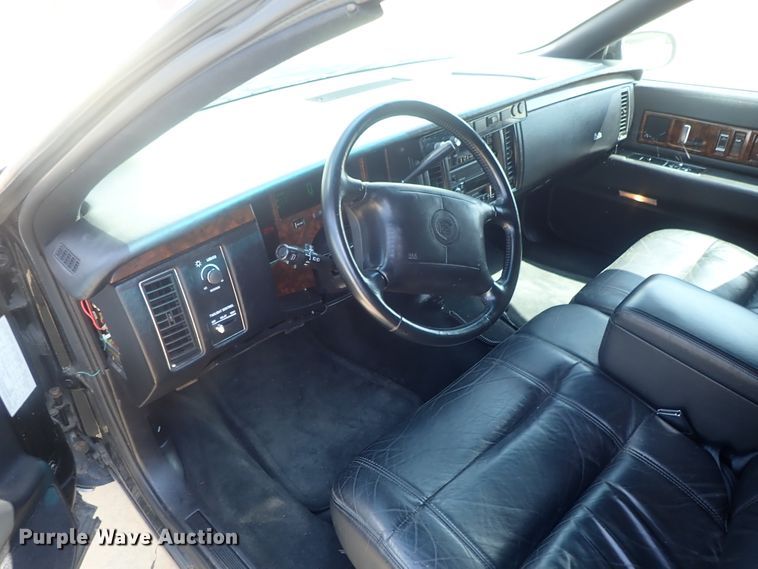 image for item DI4653 1996 Cadillac Fleetwood  limousine