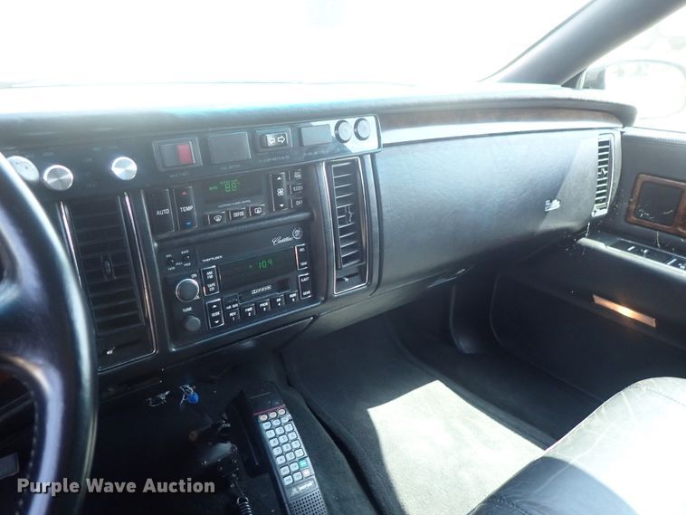 image for item DI4653 1996 Cadillac Fleetwood  limousine