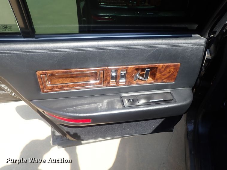 image for item DI4653 1996 Cadillac Fleetwood  limousine