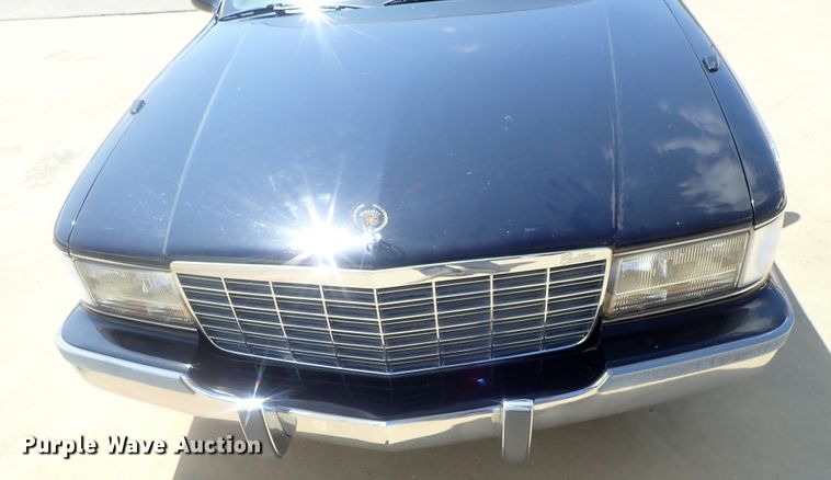 image for item DI4653 1996 Cadillac Fleetwood  limousine