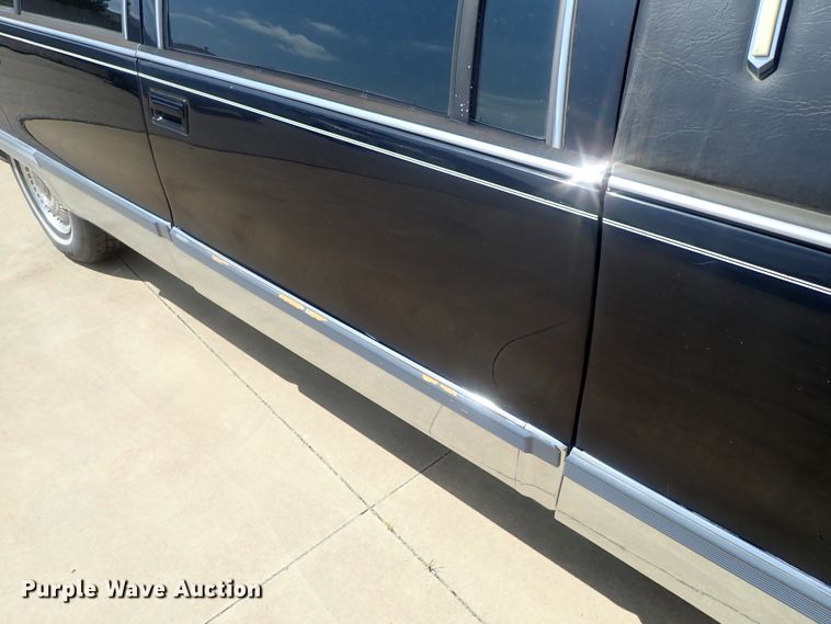 image for item DI4653 1996 Cadillac Fleetwood  limousine