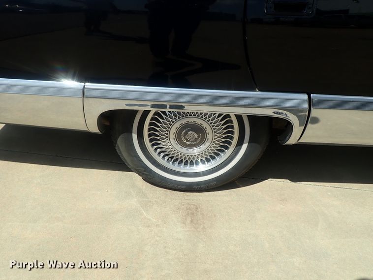 image for item DI4653 1996 Cadillac Fleetwood  limousine