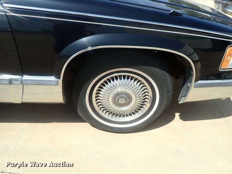 image for item DI4653 1996 Cadillac Fleetwood  limousine