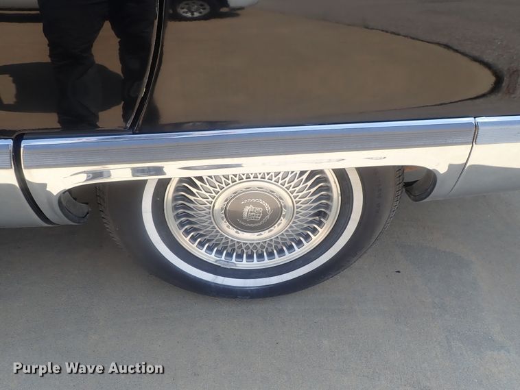 image for item DI4653 1996 Cadillac Fleetwood  limousine