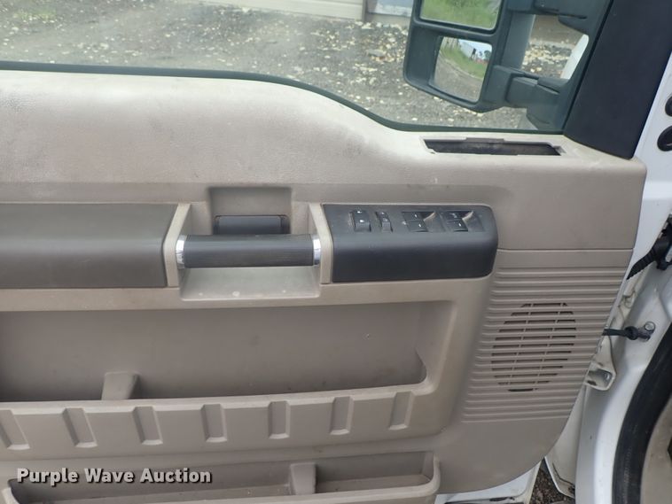 image for item DI4709 2008 Ford F550 Super Duty  Crew Cab utility truck