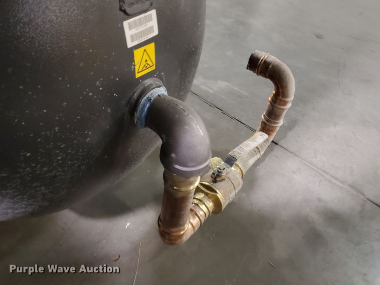 image for item DJ3177 2017 Quincy QGDV20FF  rotary screw air compressor