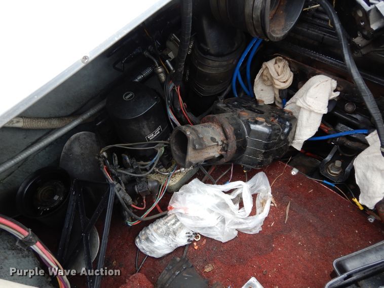 image for item DJ4303 1987 Mach 1  boat