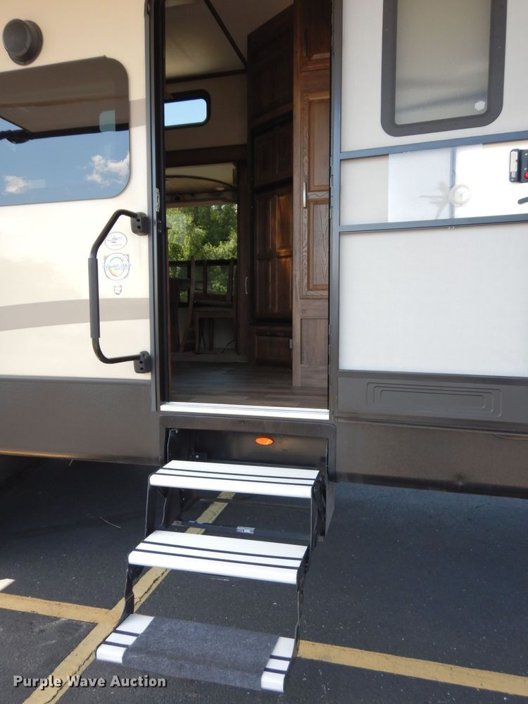 image for item DJ4339 2018 Keystone Cougar 326RDS  camper