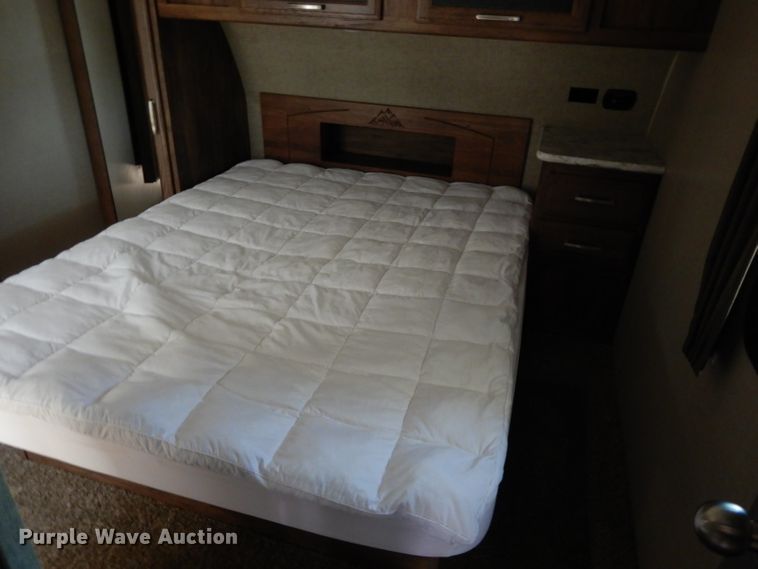 image for item DJ4339 2018 Keystone Cougar 326RDS  camper