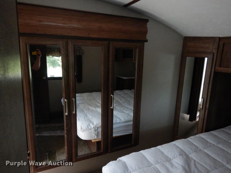 image for item DJ4339 2018 Keystone Cougar 326RDS  camper