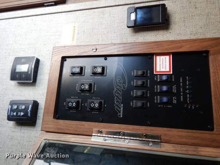 image for item DJ4339 2018 Keystone Cougar 326RDS  camper