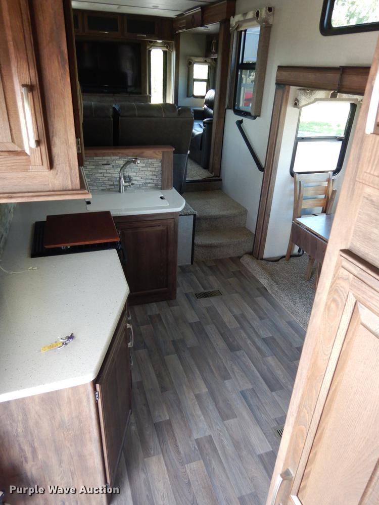 image for item DJ4339 2018 Keystone Cougar 326RDS  camper