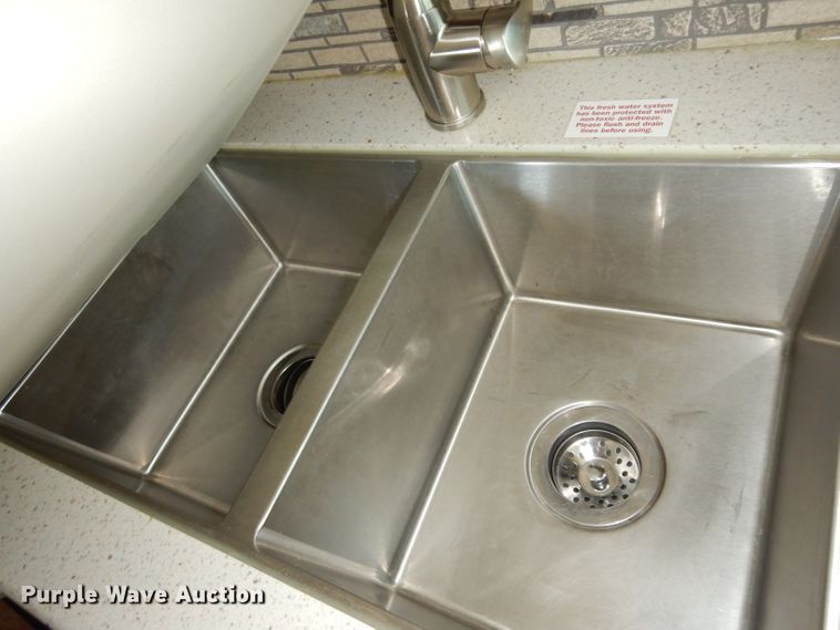 image for item DJ4339 2018 Keystone Cougar 326RDS  camper