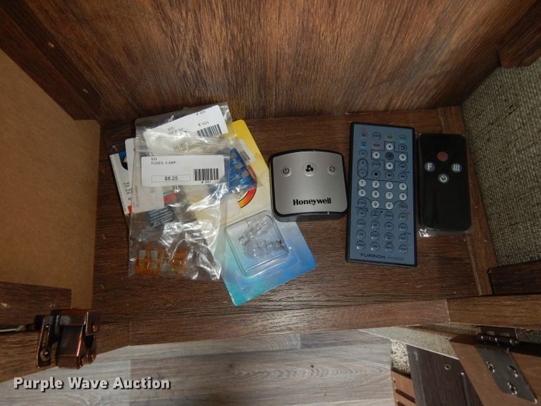 image for item DJ4339 2018 Keystone Cougar 326RDS  camper