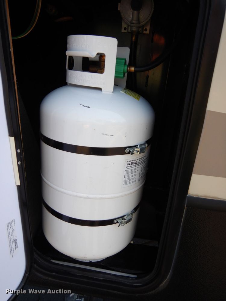 image for item DJ4339 2018 Keystone Cougar 326RDS  camper