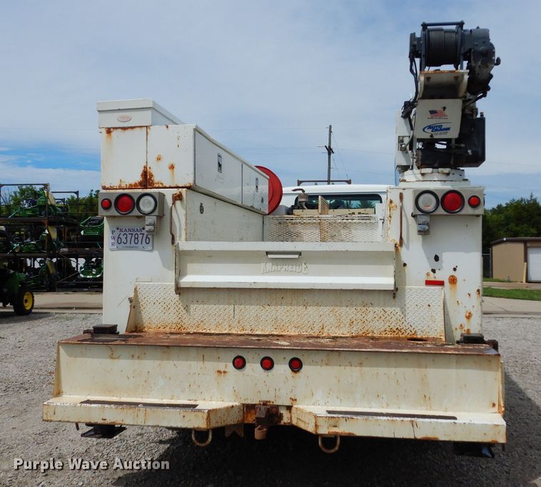 image for item DJ4361 1998 International 4700  service truck with crane