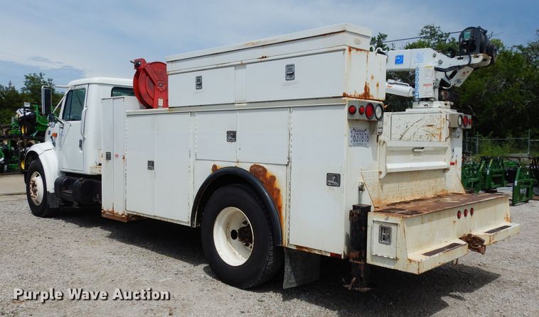 image for item DJ4361 1998 International 4700  service truck with crane