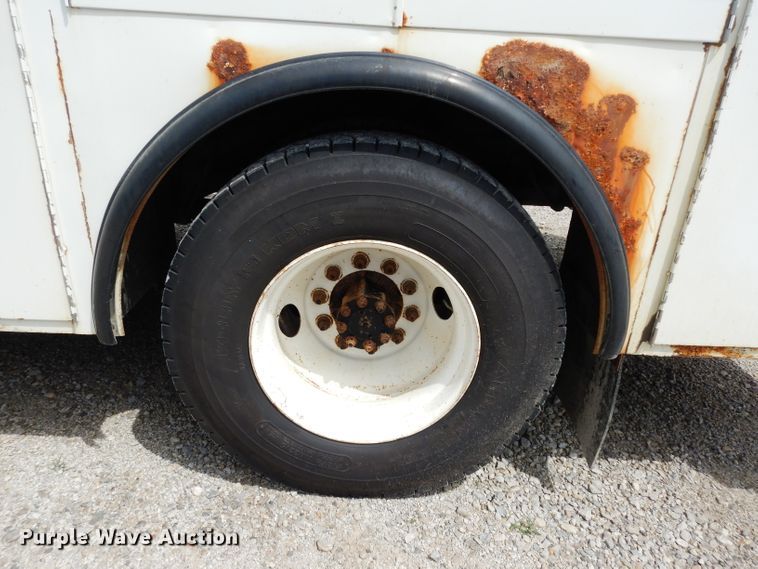 image for item DJ4361 1998 International 4700  service truck with crane