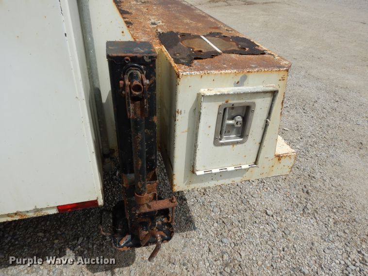 image for item DJ4361 1998 International 4700  service truck with crane