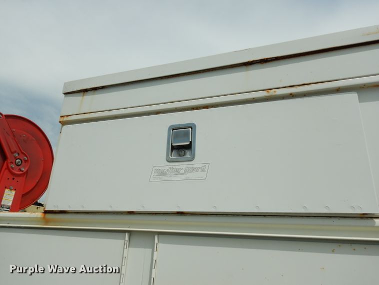 image for item DJ4361 1998 International 4700  service truck with crane