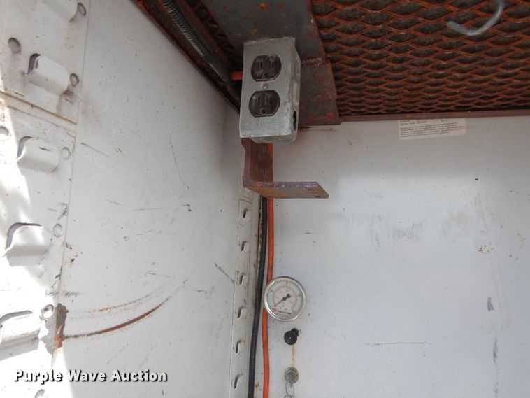 image for item DJ4361 1998 International 4700  service truck with crane