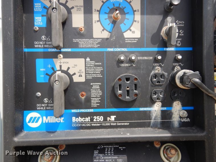 image for item DJ4361 1998 International 4700  service truck with crane