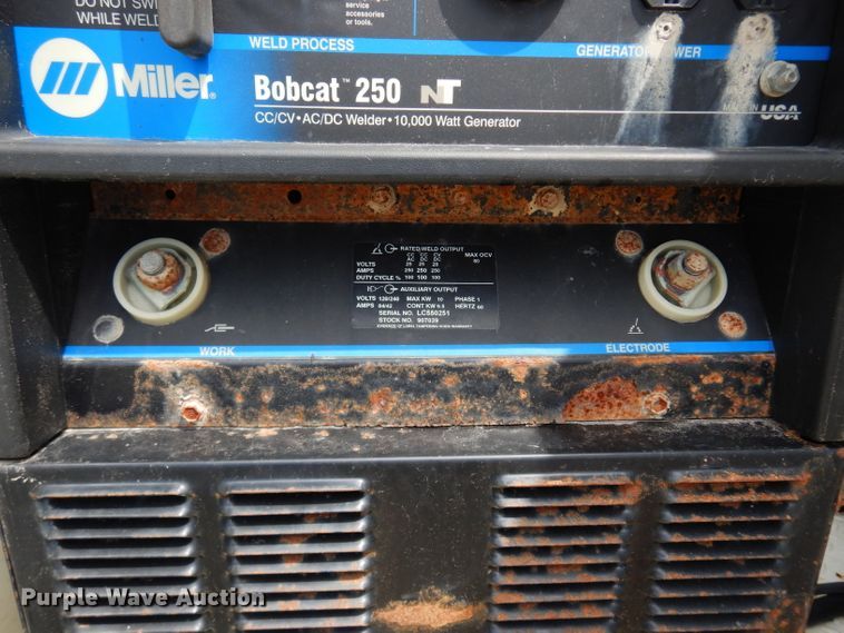 image for item DJ4361 1998 International 4700  service truck with crane