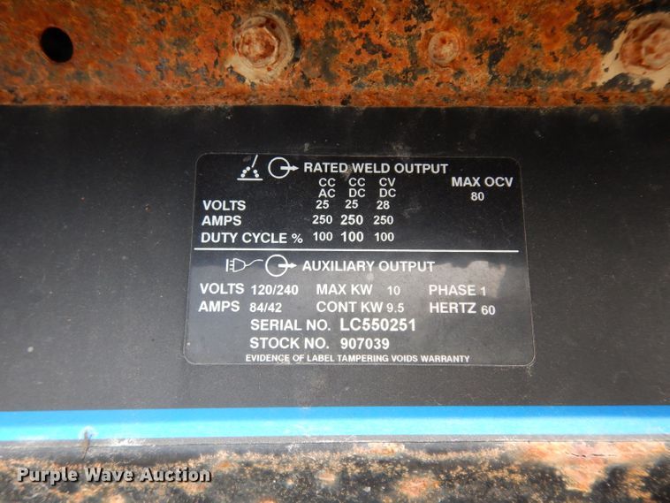 image for item DJ4361 1998 International 4700  service truck with crane