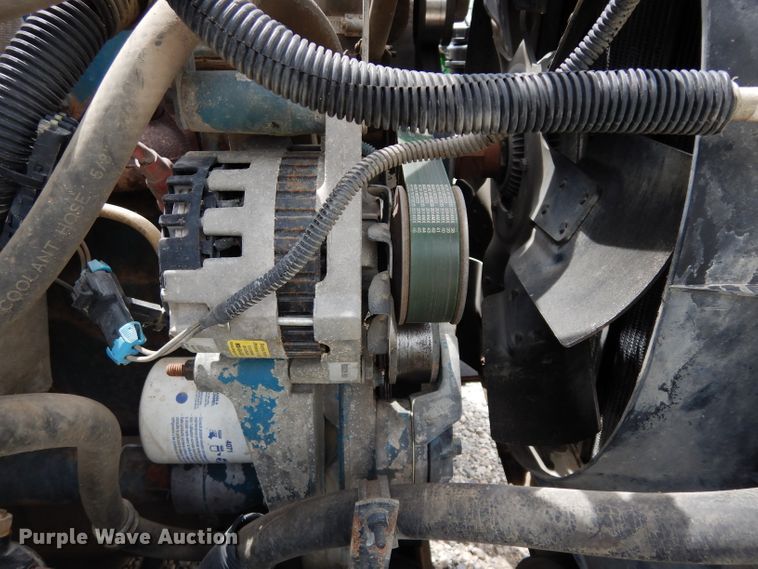 image for item DJ4361 1998 International 4700  service truck with crane