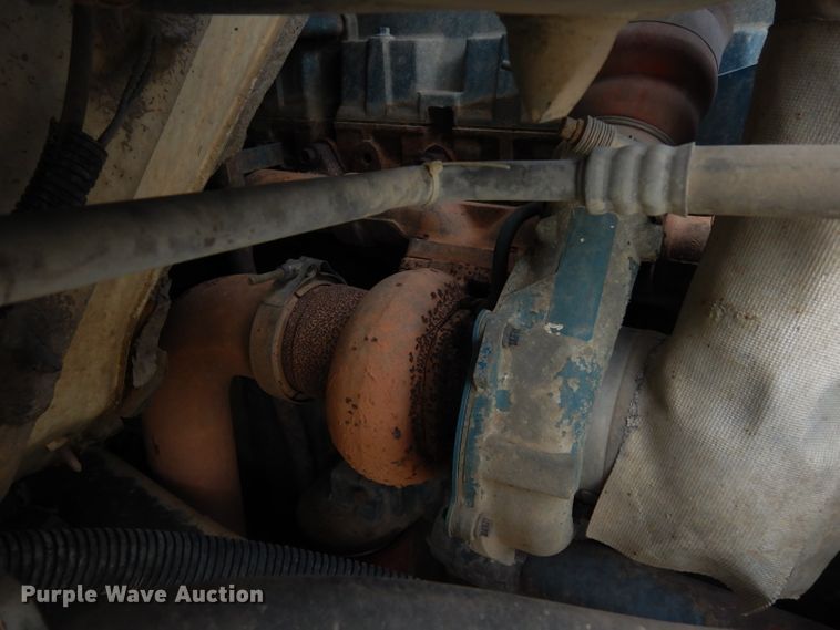 image for item DJ4361 1998 International 4700  service truck with crane