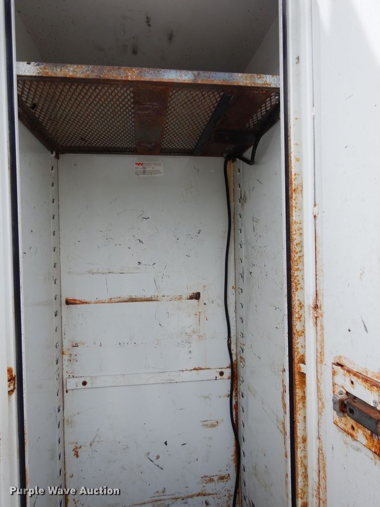 image for item DJ4361 1998 International 4700  service truck with crane