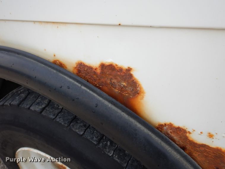 image for item DJ4361 1998 International 4700  service truck with crane