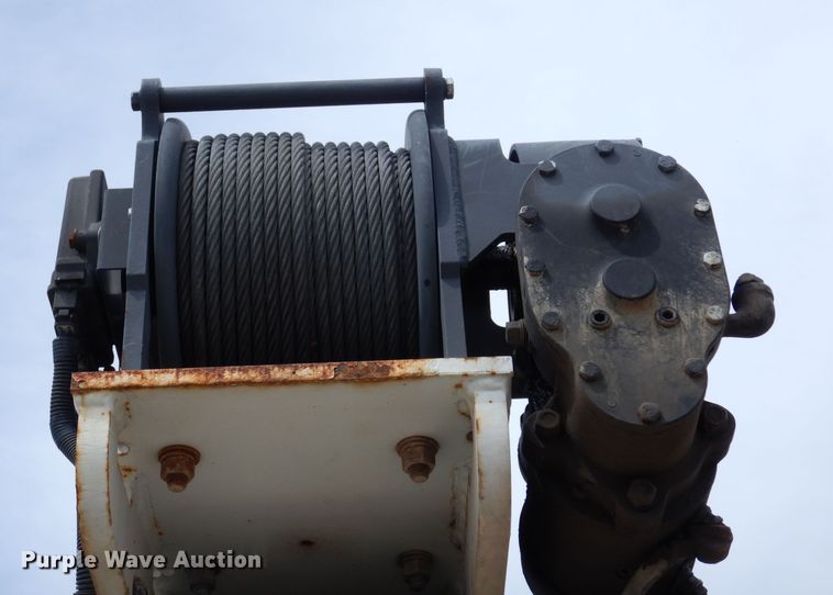 image for item DJ4361 1998 International 4700  service truck with crane